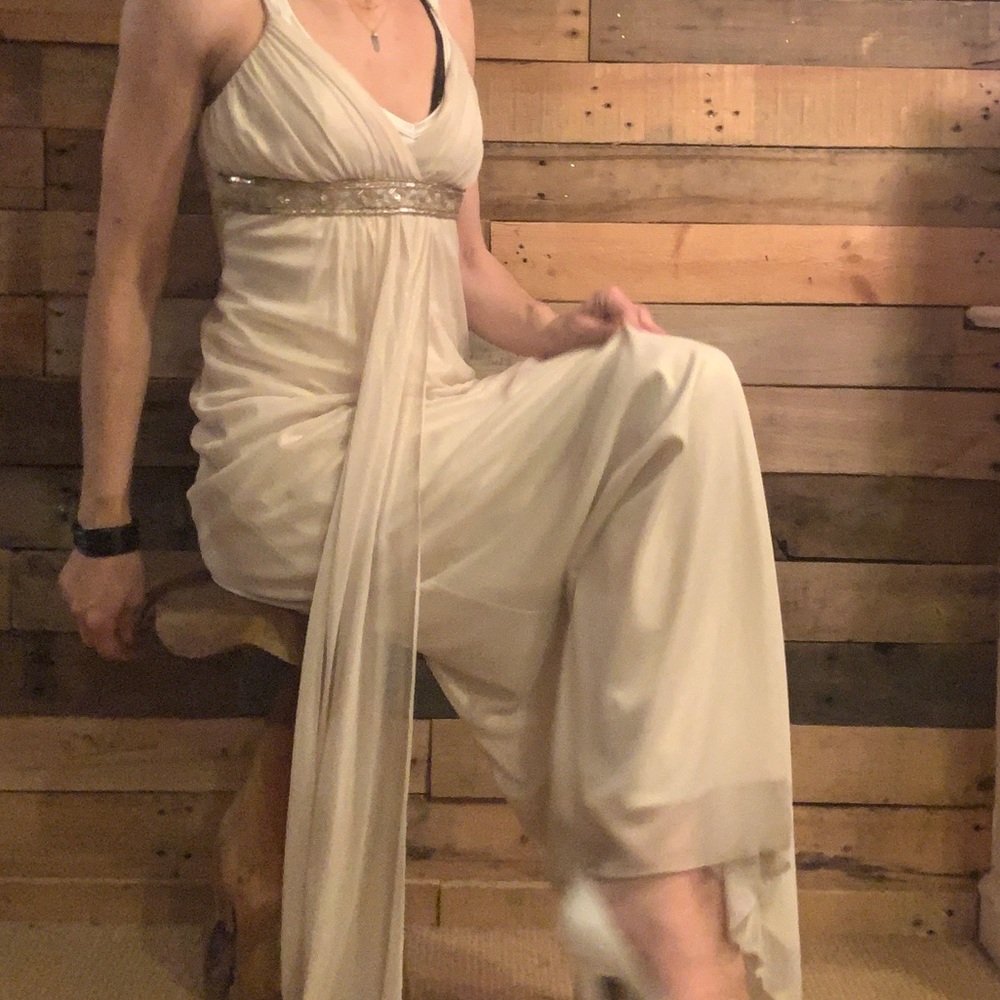 City Triangles Cream Gold Prom Dress - Picture 7 of 14